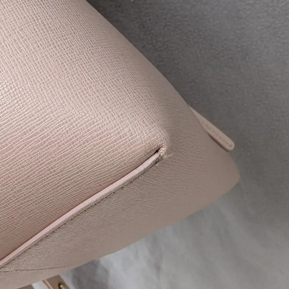 Mansur Gavriel mansur gavriel